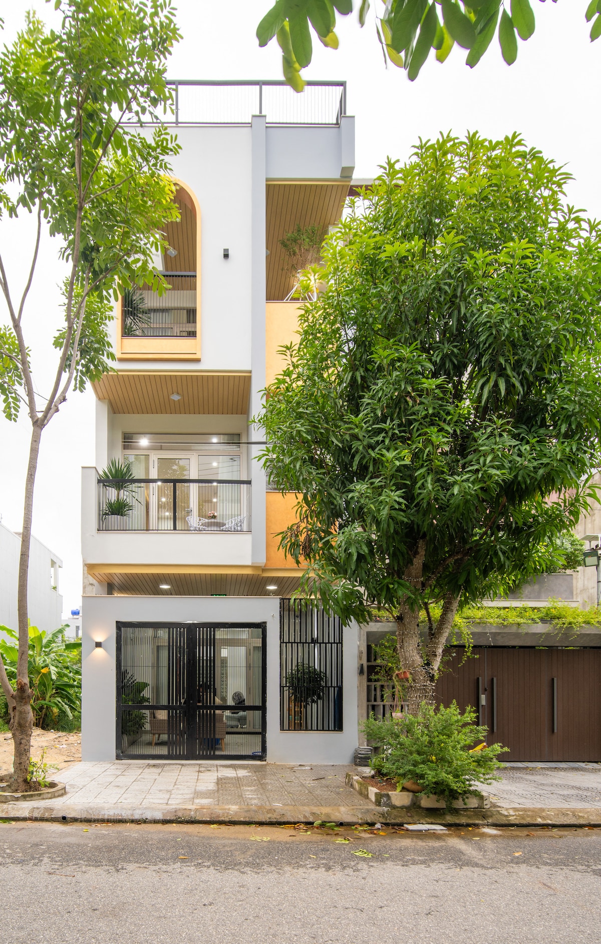 Villa hồ bơi 4 phòng ngủ mới xây — 41 Lê Hy Cát · Khuê Mỹ, Đà Nẵng